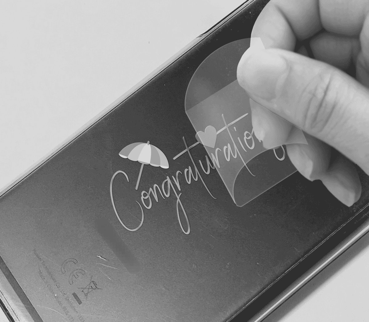 フィルムを剥がすと絵柄が残る